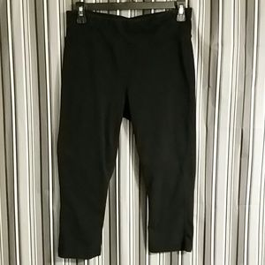 Xersion athletic spandex capris.  Slim fit.